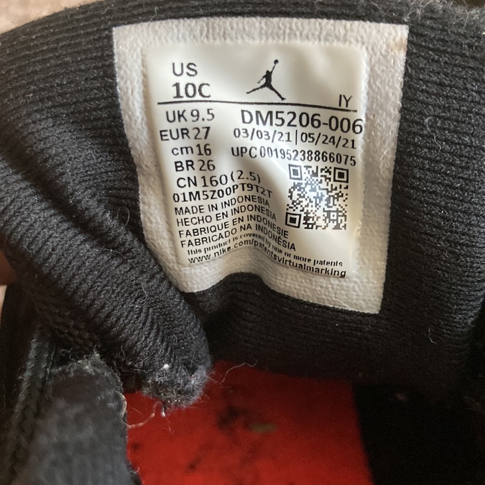 Kids Jordan’s size 10c - Picture 5 of 5